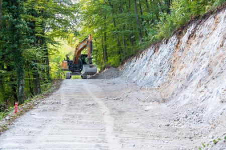 Proti Obolnem poteka rekonstrukcija ceste 2